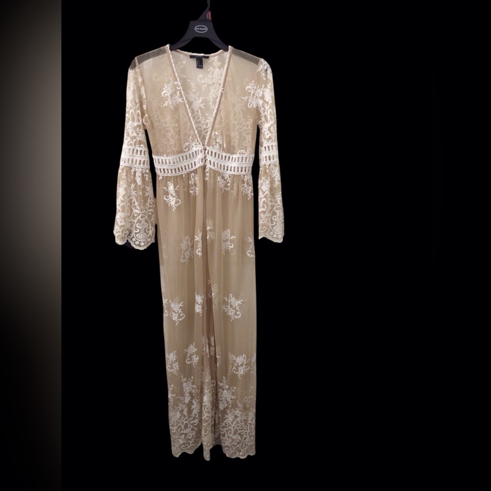 EUC....Womens Forever 21 Lace Duster/Jacket. Sz SM